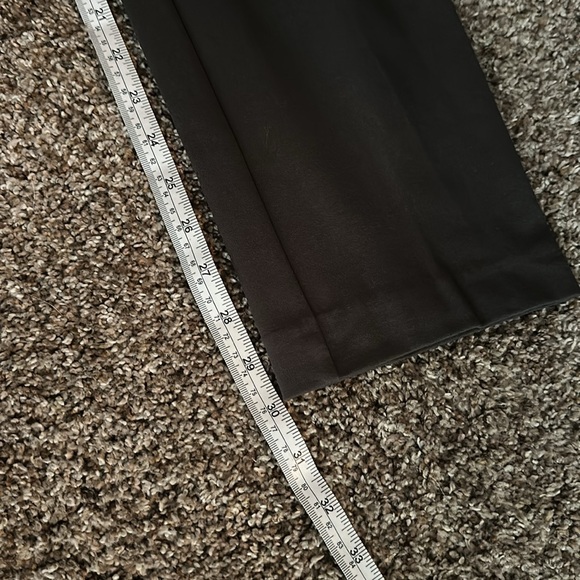 Liverpool pants
Size 10/30
Color grey - Picture 6 of 6